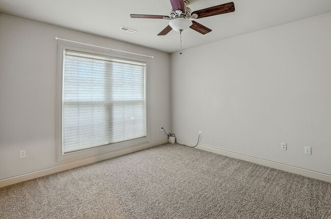 Building Photo - Marvelous 3 Bedroom House In Mill Creek Manor!