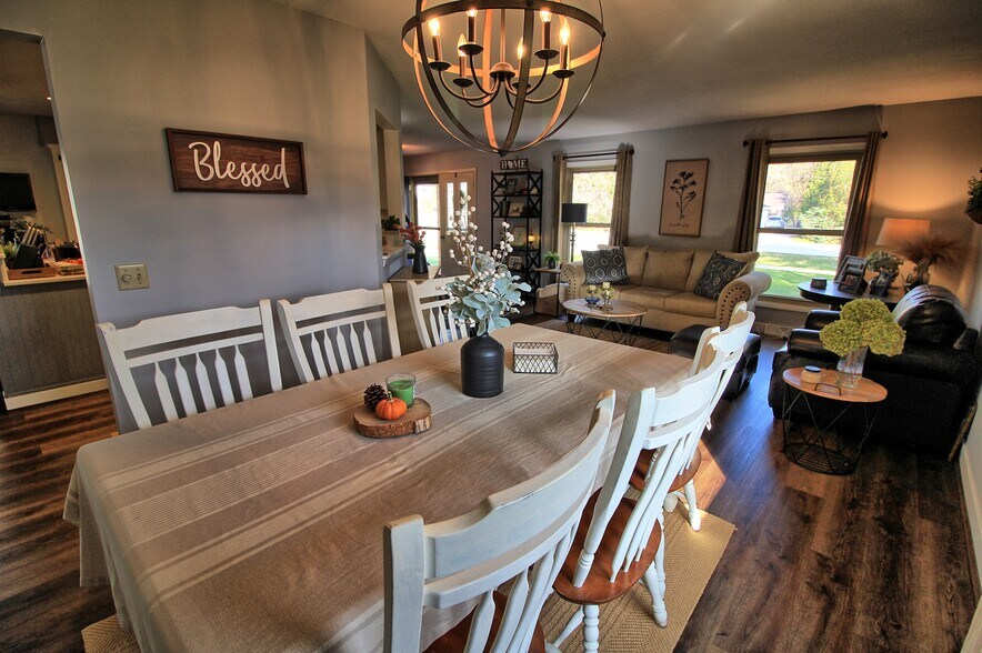 Building Photo - 12049 W Grange Ave