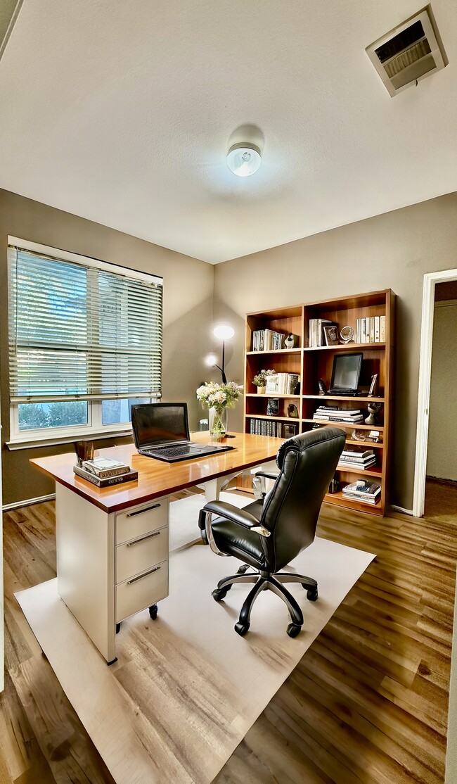 Office staged - 1504 Plume Grass Pl