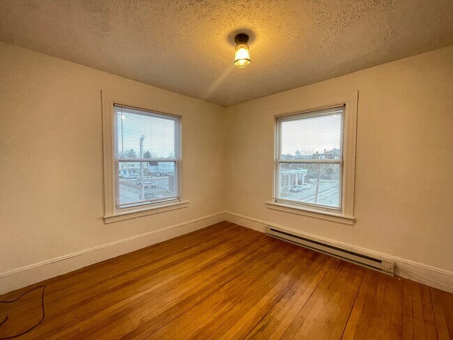 Building Photo - 457 Beech St