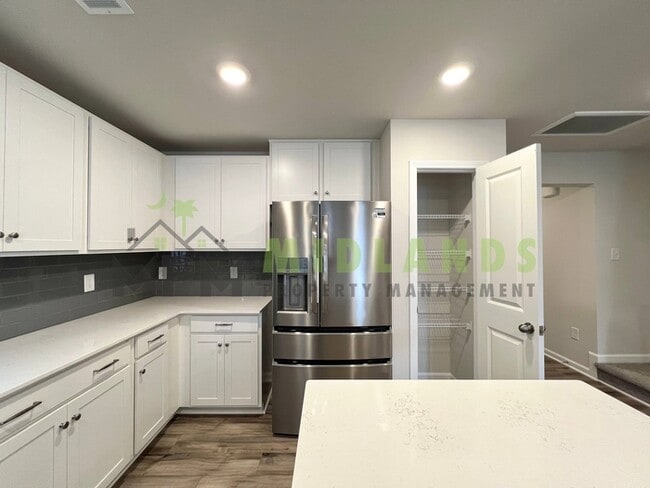 Building Photo - 1221C Champions Rest