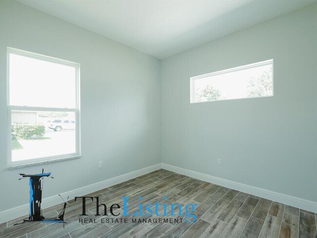 Building Photo - 406 ALBATROSS Ct