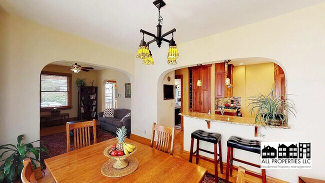 Building Photo - 3286 Meade St