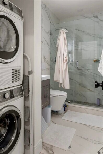 Building Photo - 18 Grove St