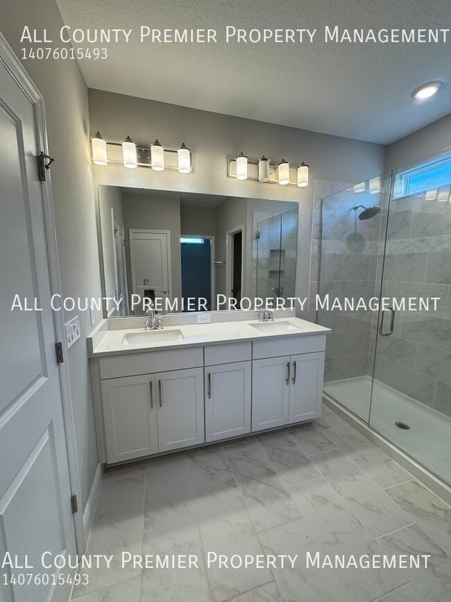 Building Photo - 10235 Austrina Oak Lp