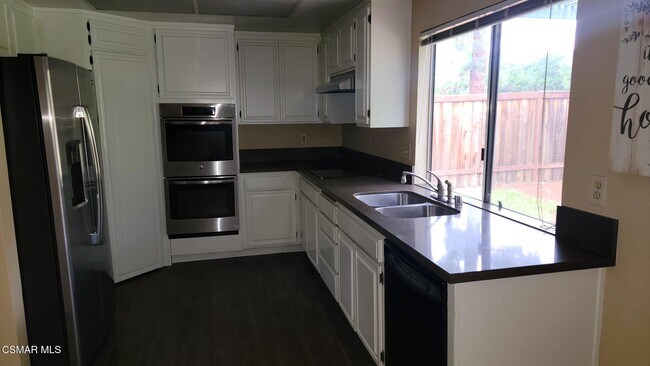 Building Photo - 3050 Wildwood Ave