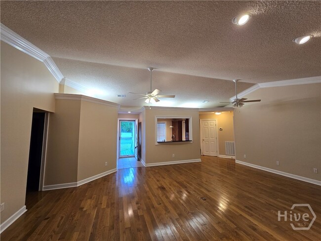 Building Photo - 106 Butler St