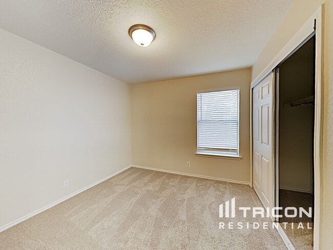 Building Photo - 8115 Thicket Pass