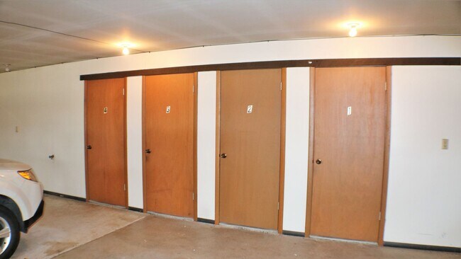 Building Photo - 16 Green Mountain Dr