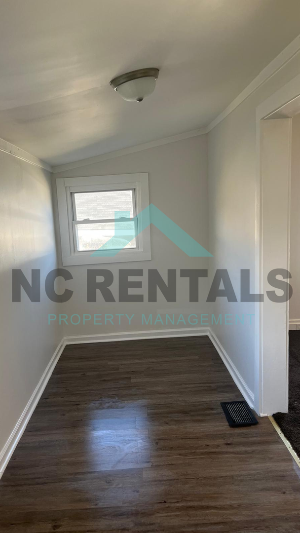 Building Photo - 3 BEDROOM 1 BATH IN WINSTON-SALEM, NC 27101