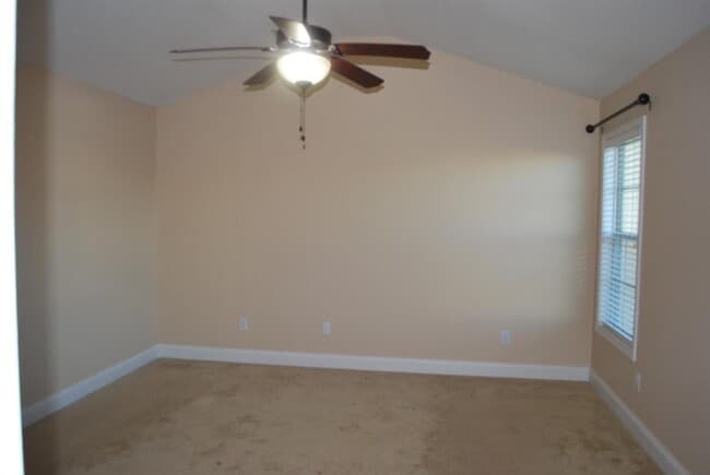 Building Photo - 840 Sugarbush Trail