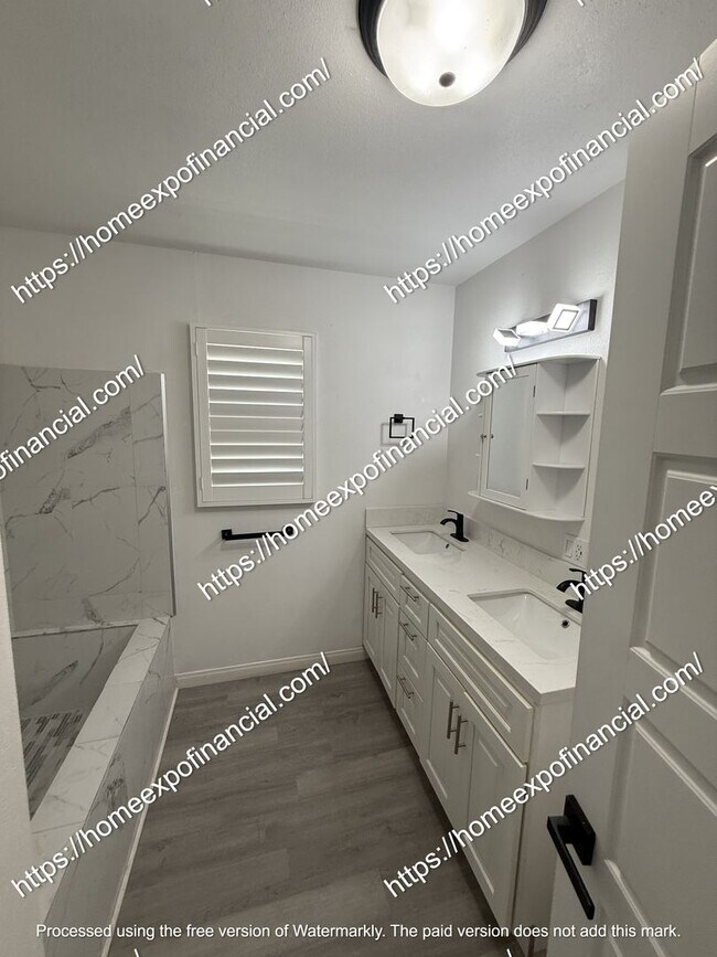 Building Photo - Nice House For Rent