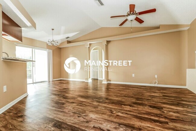 Building Photo - 3 Bedroom Pet-Friendly Home in Spring Hill, FL with Main Street Renewal