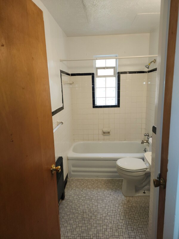 Building Photo - 6930 Silverton Ave