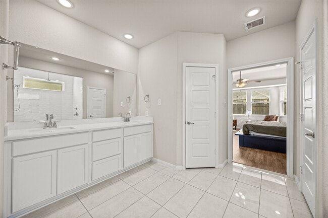 Building Photo - 15910 Jordan Mdw Wy