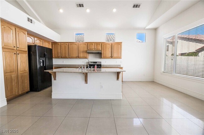 Building Photo - 212 Waterton Lakes Ave
