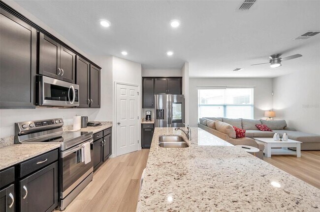 Building Photo - 4966 Avalon Park Blvd