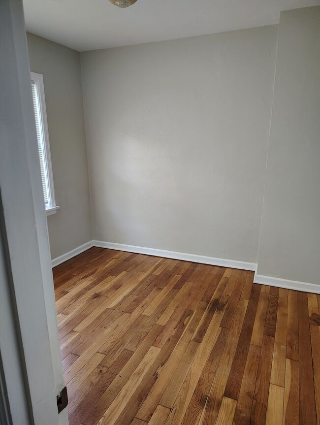Building Photo - 2 Bed, 1 Bath Home for Rent
