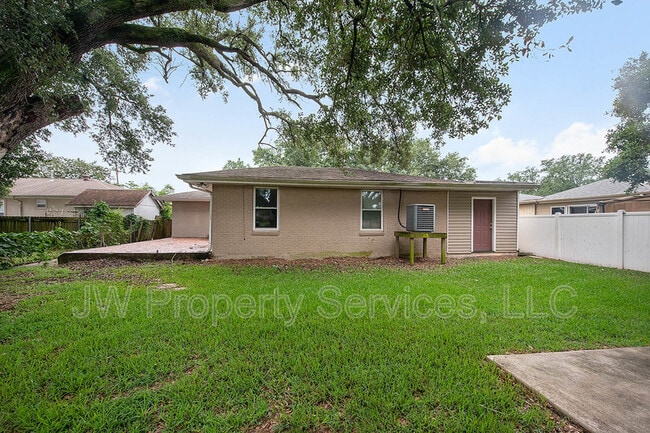 Building Photo - 1339 Riviera Ave