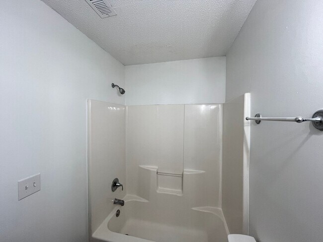 Building Photo - Charming Newly Remodeled 3BD, 2BA Raleigh ...
