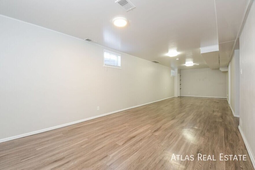 Building Photo - 1480 E 112th Pl