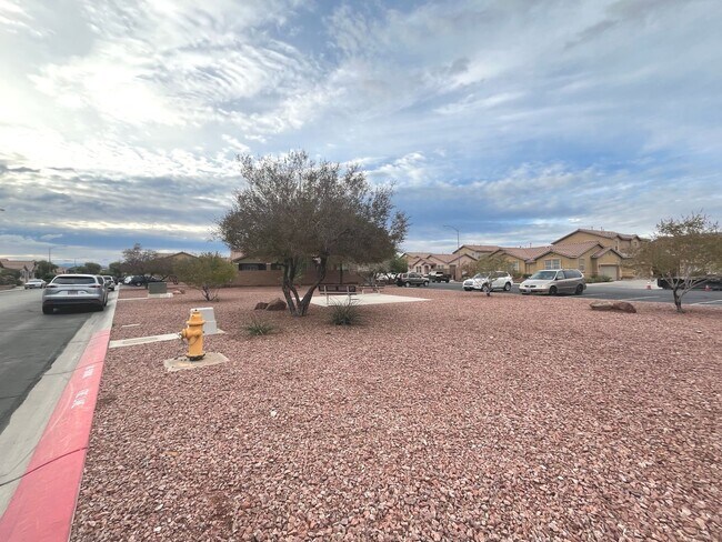 Building Photo - 1847 sq ft, 2 story, 4 Bedroom, 2 1/2 bath, 2 Car Garage home in the Vibrant city of Las Vegas.
