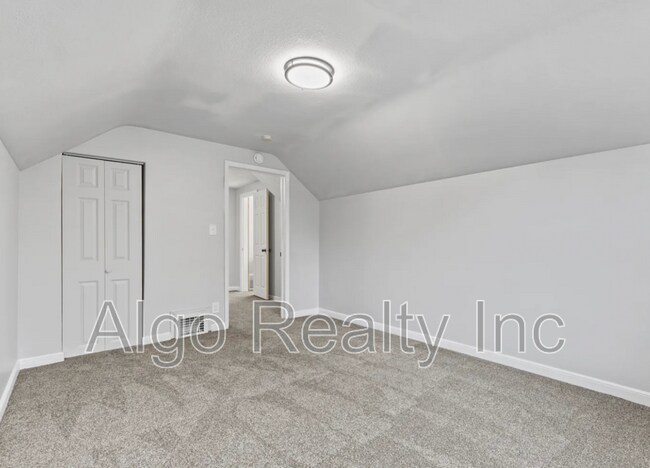 Building Photo - 2915 N Logan Ave