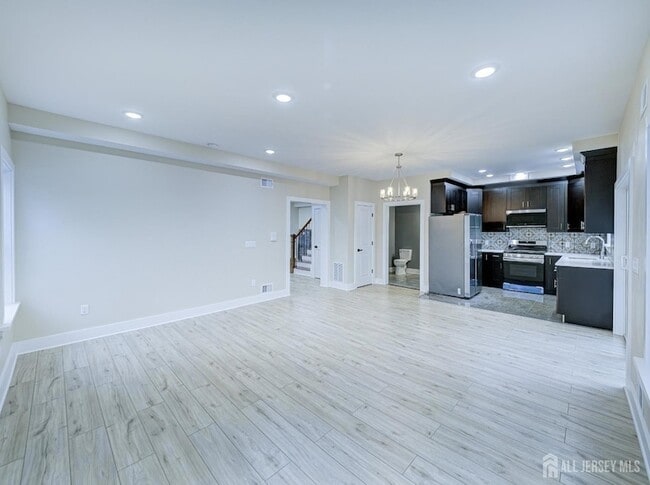 Building Photo - 8 Travers Ave