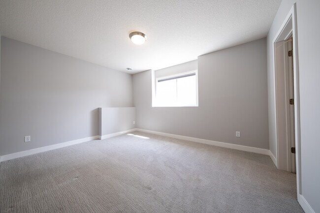 Building Photo - 14306 Acer Ave