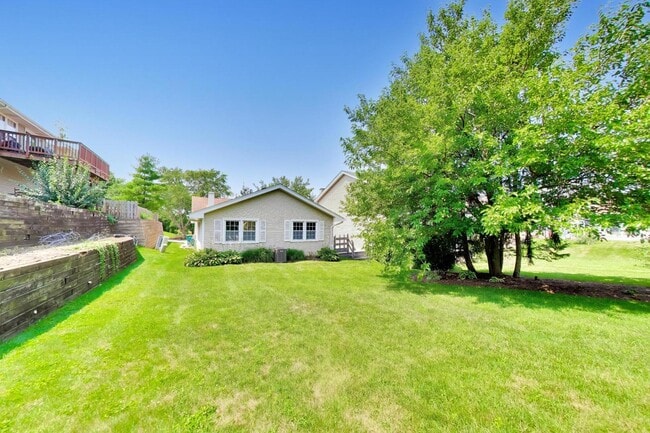 Building Photo - 106 Regency Dr