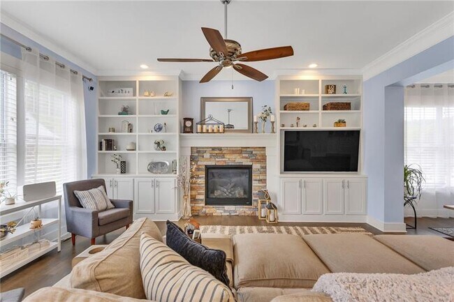 Building Photo - 5525 Fontana Ct