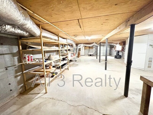 Building Photo - 435 Sherwood Rd