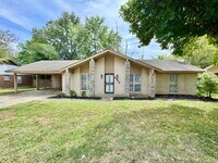 Building Photo - 5373 Wythe Cove