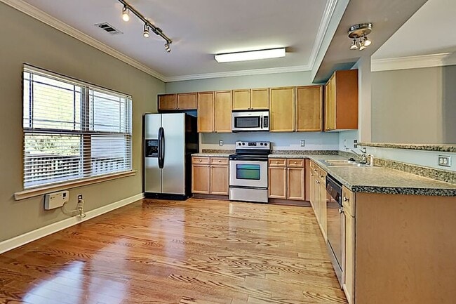 Building Photo - 735 Tulip Grove Rd