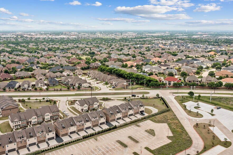 Building Photo - 2215 Adena Springs Dr