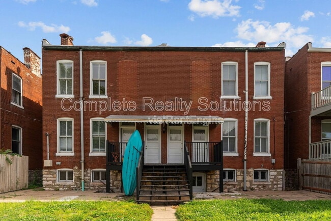 Building Photo - 2042 Russell Blvd