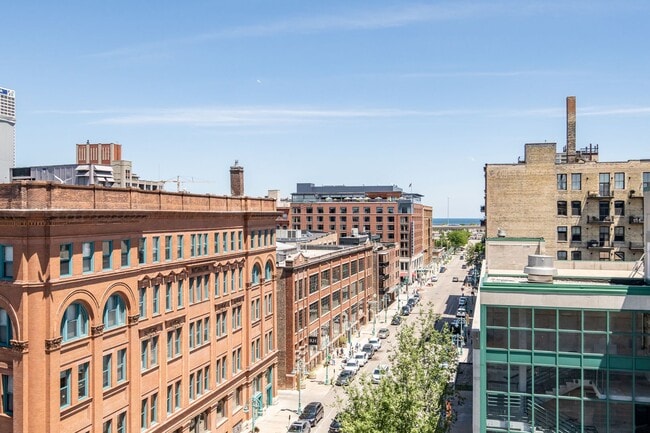 Building Photo - Modern Downtown Milwaukee Condo for Rent