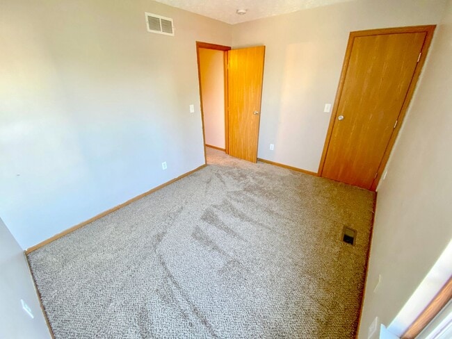 Building Photo - Beautiful Bethel Commons Condo For Rent In Dublin Schools