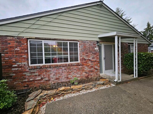 Primary Photo - 1814 NE 19th St