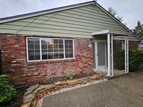 Building Photo - 1814 NE 19th St