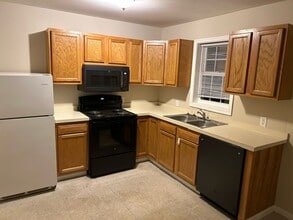 Building Photo - Womelsdorf