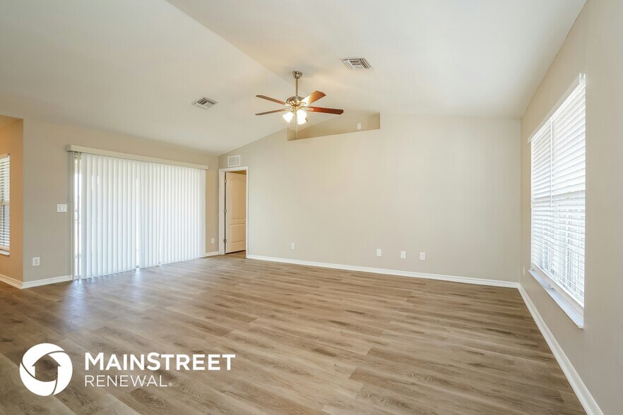 Building Photo - 113 NW 29th Terrace