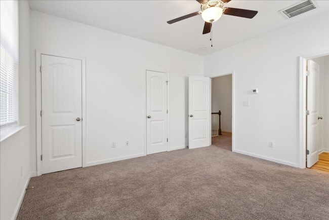 Building Photo - Huntington Pointe