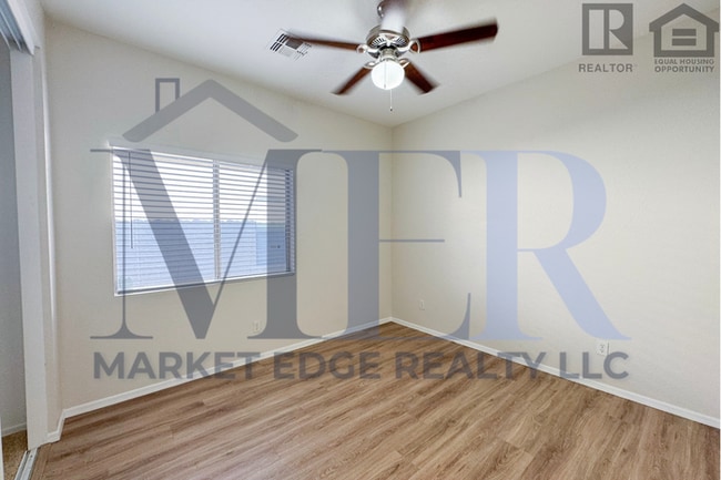 Building Photo - 3Bed/2Bath Home at Cotton Ln/Greenway Rd! $199 MOVE-IN SPECIAL! Ready for Immediate Move-In!