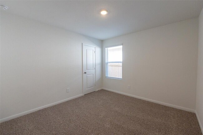 Building Photo - 224 Las Lomas Dr