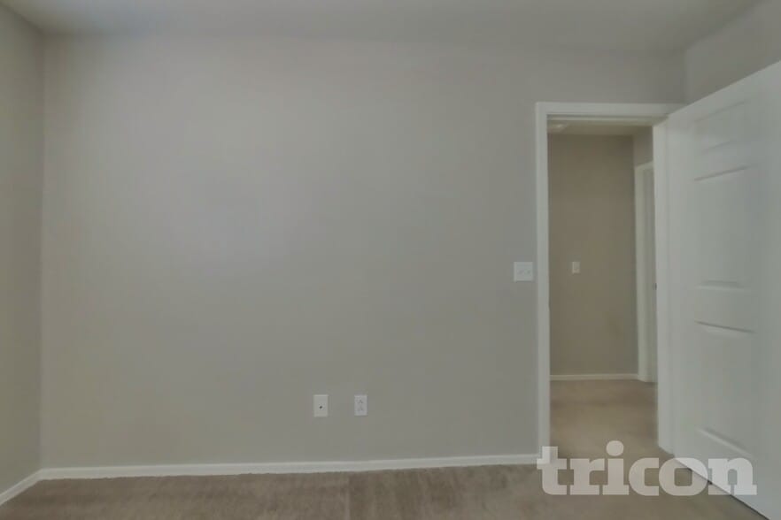 Building Photo - 2283 E Palm Beach Dr