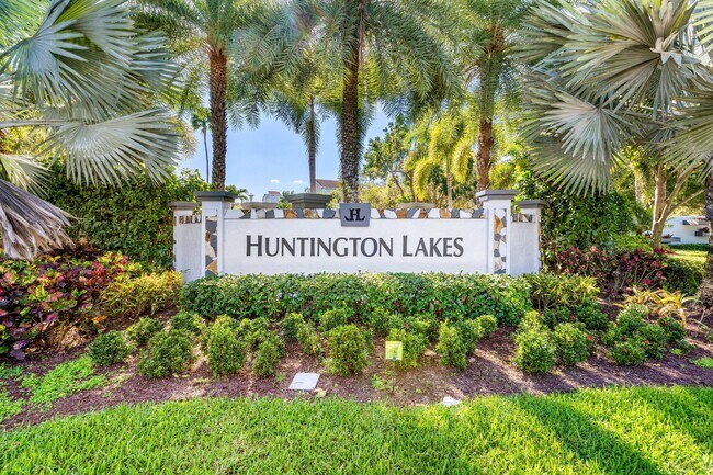 Building Photo - 7076 Huntington Ln