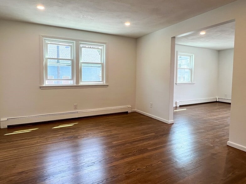 Building Photo - 22 Chandler St