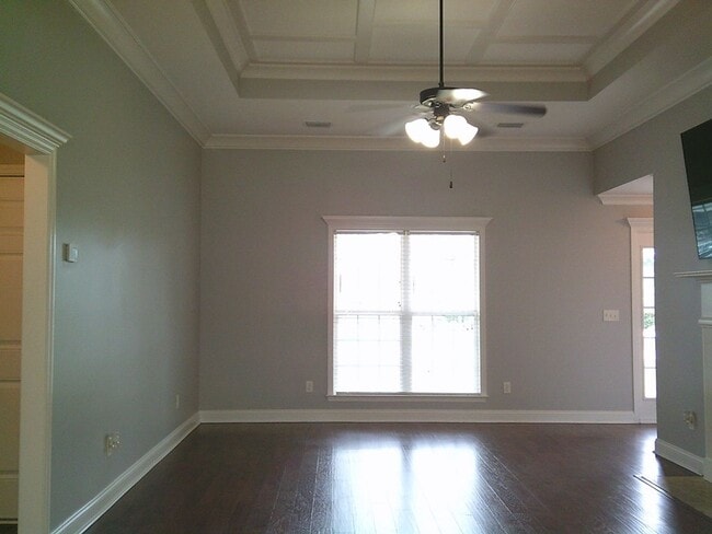 Building Photo - Spacious 3BR Home with Screened Porch, Fenced Backyard & Wired Shop in North Valdosta