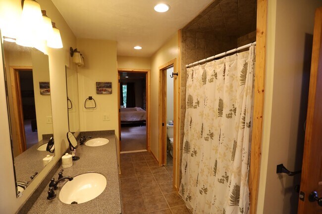 Building Photo - Large Private Furnished 4 Bed Winter Seasonal in Thornton- Close to Skiing! $2550/mo